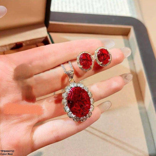 Oval Halo Zircon Pendant Set