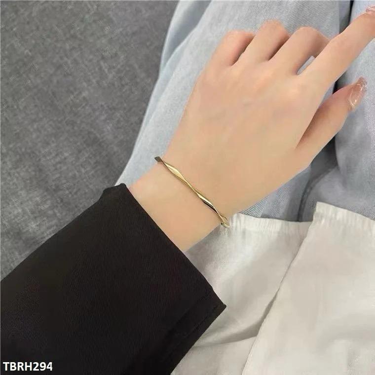 Twisted Gold Cuff Bracelet