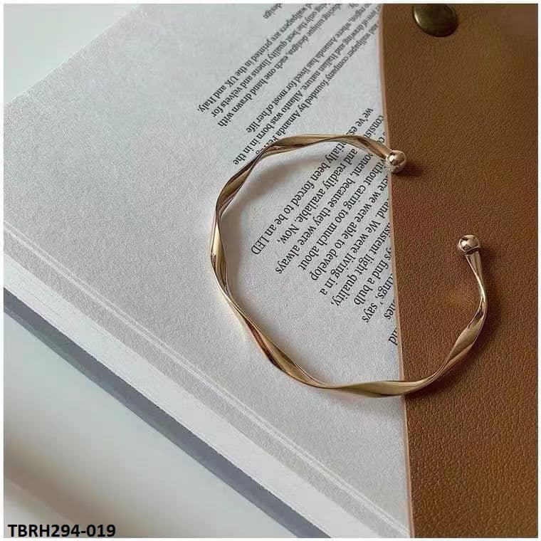 Twisted Gold Cuff Bracelet