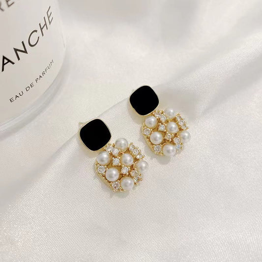 Elegant Pearl Cluster Earrings