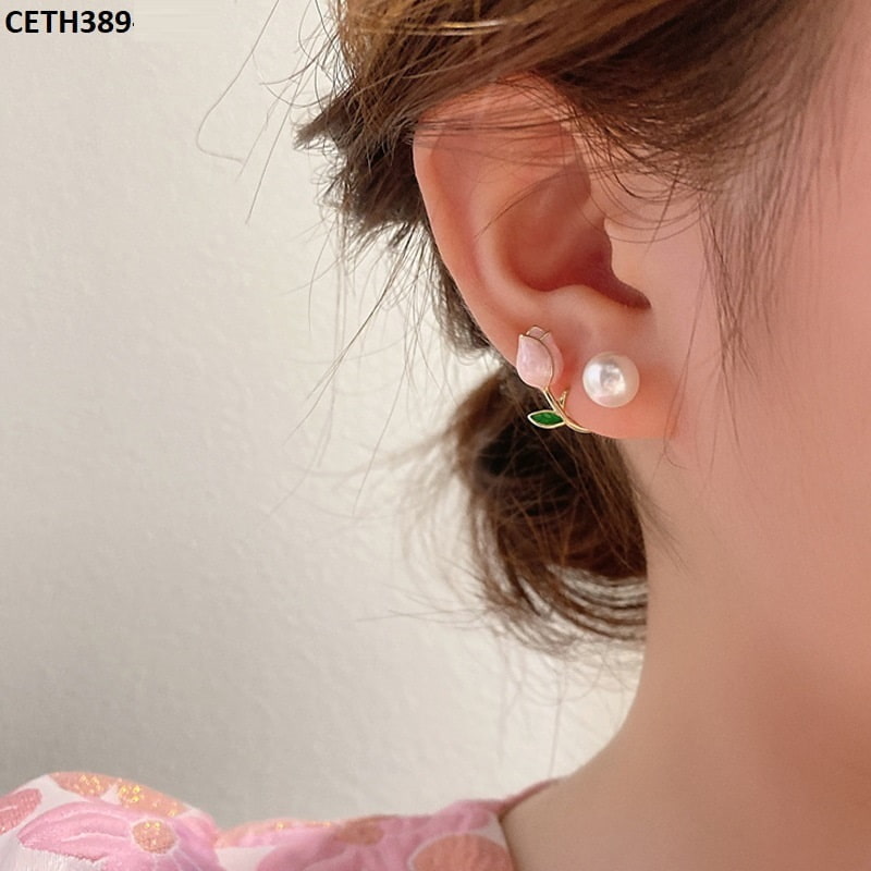 Pearl Flower Stud Earrings