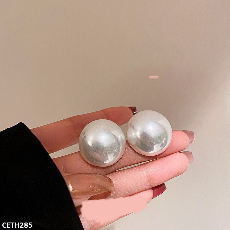 Minimal Round Stud Tops