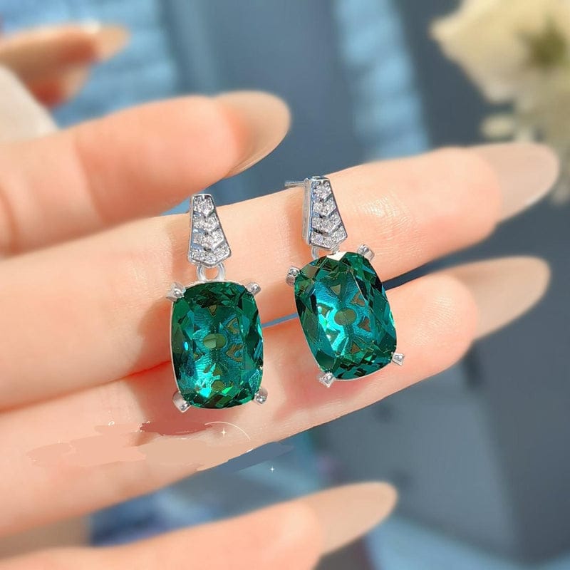 Luxury Cushion Zircon Pendant Set