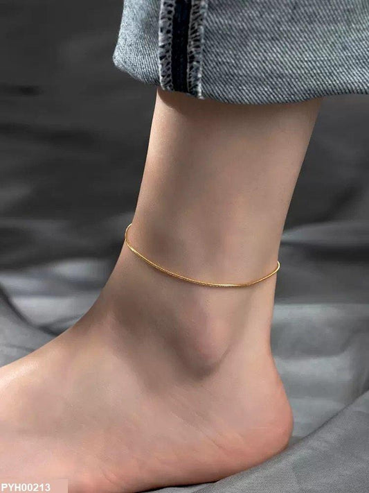 Sleek Gold Everyday Anklet