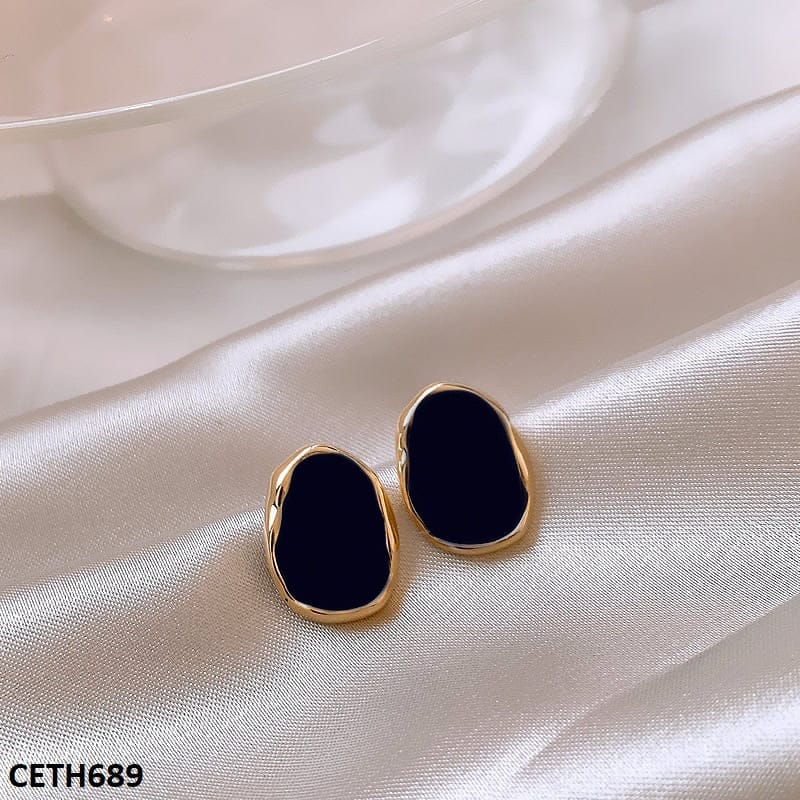 Oval Enamel Stud Earrings