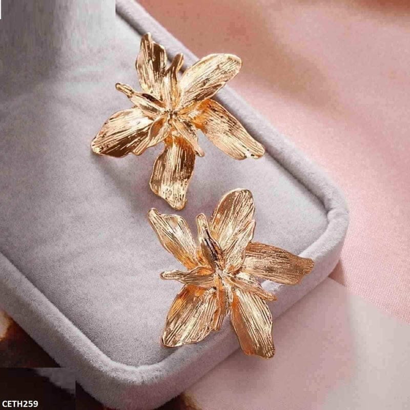 Elegant Flower Design Earrings